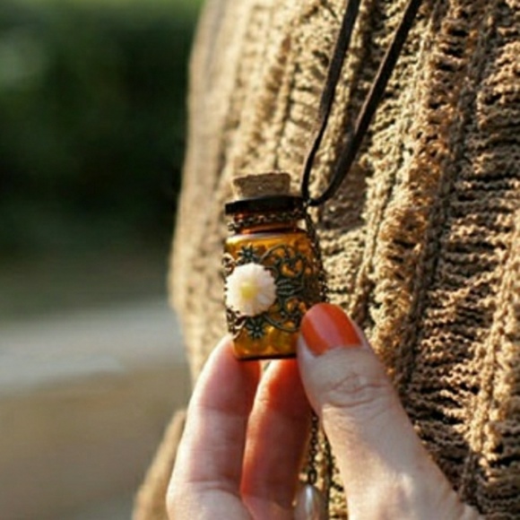 🎁FREE When Bundled Butterfly Wishing Bottle - Picture 6 of 7